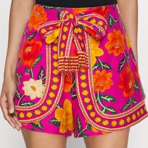 FARM Rio Floral Tapestry Shorts - NWT (SZ M)